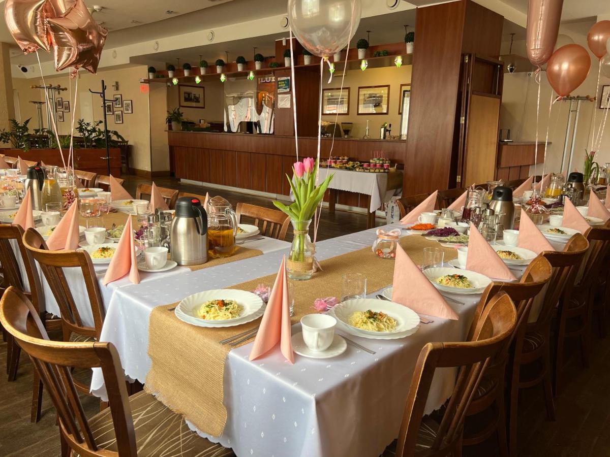 Ludowa Restauracja & Noclegi Kietrz Eksteriør billede